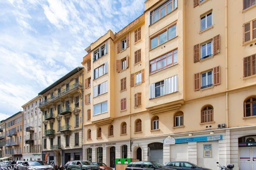 L58 Port 2 Bdrs 5mins Old Town & Tram Appartamento
